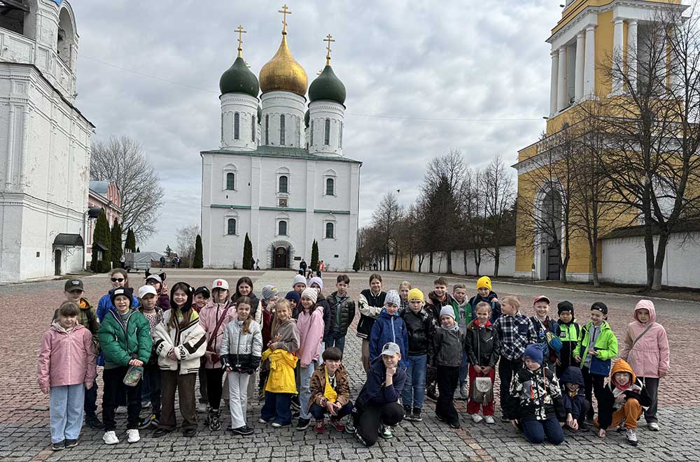 Экскурсия учеников всех классов школы «Феникс» в город Коломну. 